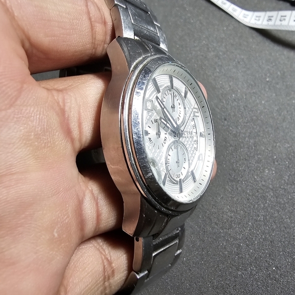 Guess Steel Mens Quartz Watch Silver Tone Working U0075G3 Cracked Crystal shows - Picture 11 of 12
